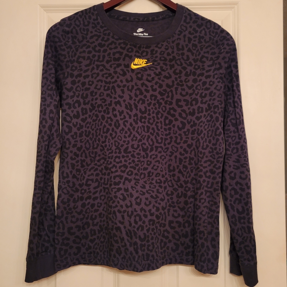 Nike women's long sleeve leapard